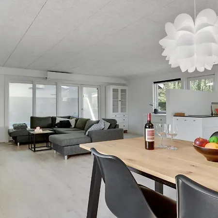 Awesome Home In Rodby With Wifi Rødby